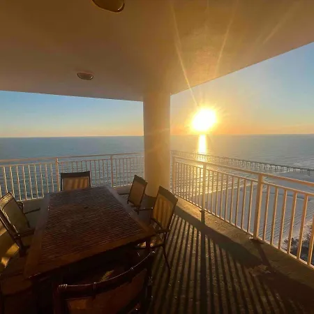 3Br 3Ba Corner-Unit With 2 Ocean Front Master Suites